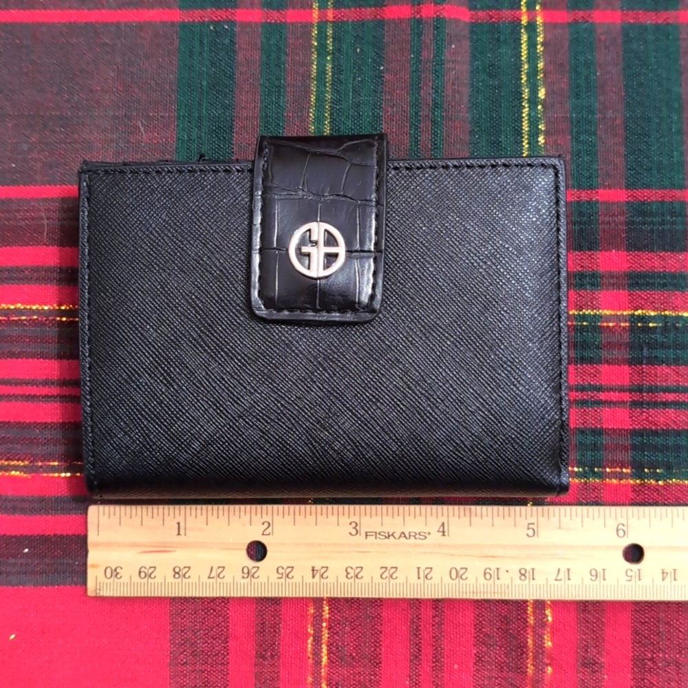 NWOT Giani Bernini folded snap wallet